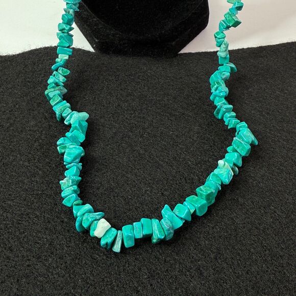 Vintage | Authentic Turquoise Chips Necklace - Picture 4 of 4